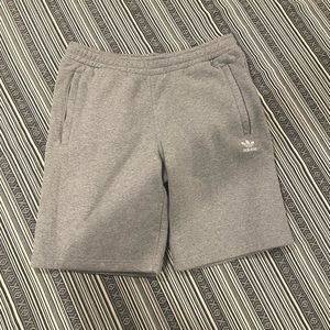 Men’s Adidas Fleece shorts never worn with zipper pockets